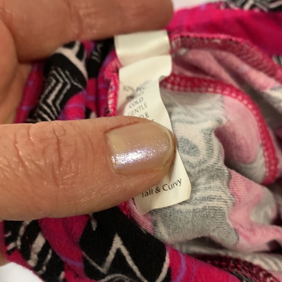 LuLaRoe-4 pairs T/C-Tall and Curvy woman’s leggings. - Picture 7 of 7